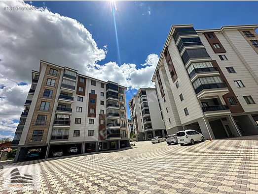 GÖKÇAY'DA USTAM PARK EVLERİ'NDE SATILIK 2+1 DAİRE